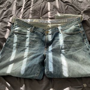 Gap 1969 Boyfriend Jeans